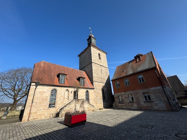 Führung durch die katholische Kirche und die evangelischen Kirchen in Möhrendorf